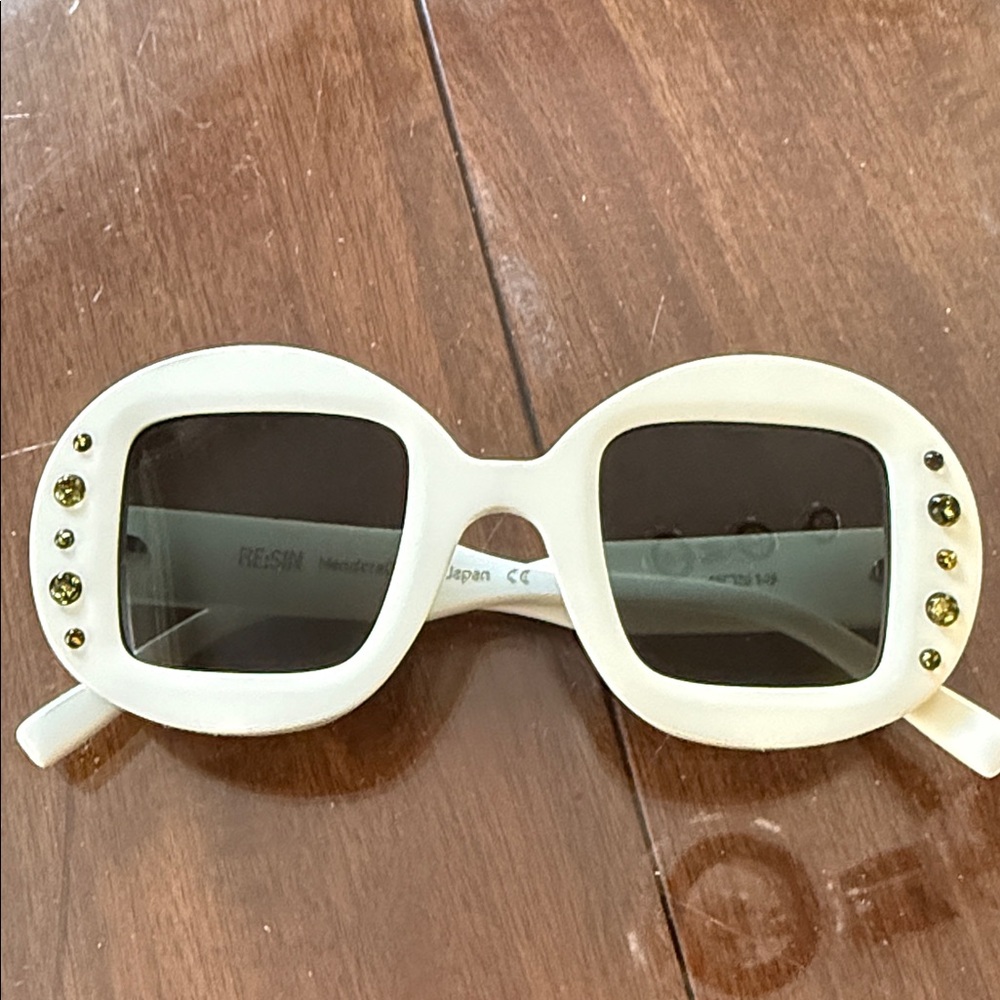RE:SIN Electra ll Cream Sunglasses New!